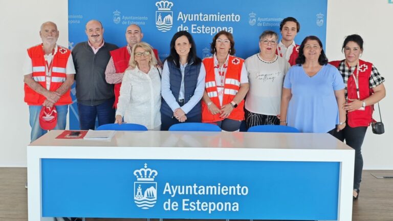 Der Stadtrat dankt dem Roten Kreuz Estepona für die Unterstützung von über 1.400 Menschen im vergangenen Jahr
