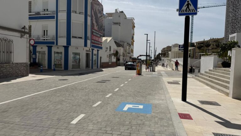 4b7393f04bc3bc96a551bcfc8b92db44