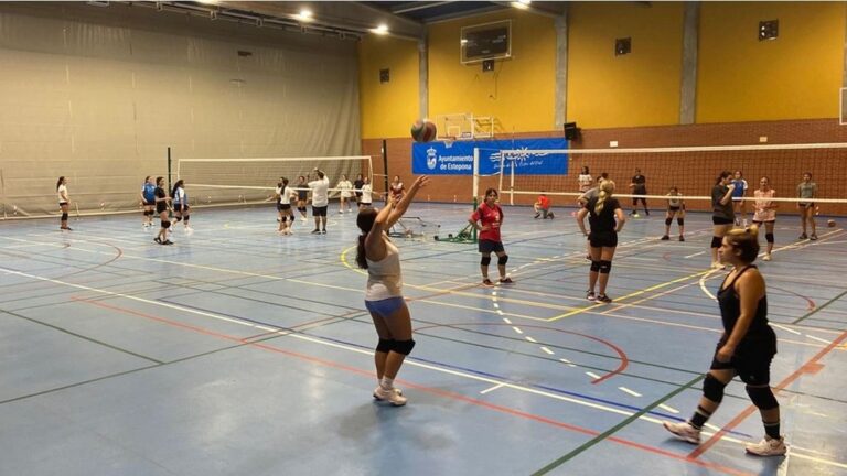 Die städtischen Sportvereine von Estepona starten das akademische Jahr 2025/2026 mit über 2.000 Anmeldungen