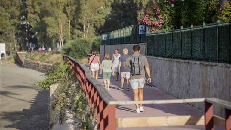 8d1041bb42edaa25b4f2a3a54e6d6fda