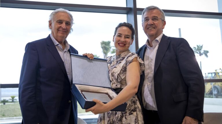 b36d4a9e517aa24f0b20a62842b41f5b