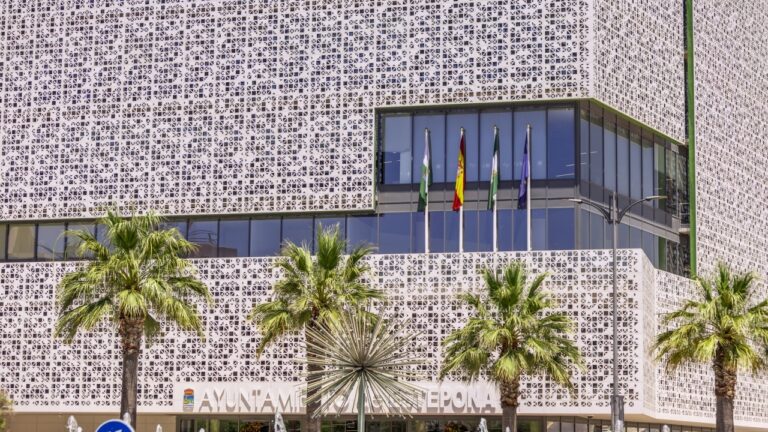 Der Stadtrat bereitet eine verwaltungsrechtliche Klage gegen die Entscheidung der Zentralregierung vor, Estepona von europäischen Mitteln auszuschließen.