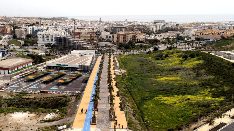 Die Stadtverwaltung vergibt den Bau und Betrieb des neuen Hallenbads in der Puerta del Mar Avenue